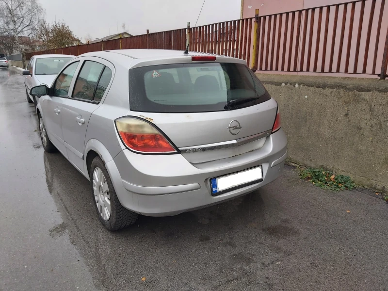 Opel Astra H, снимка 2 - Автомобили и джипове - 49586041