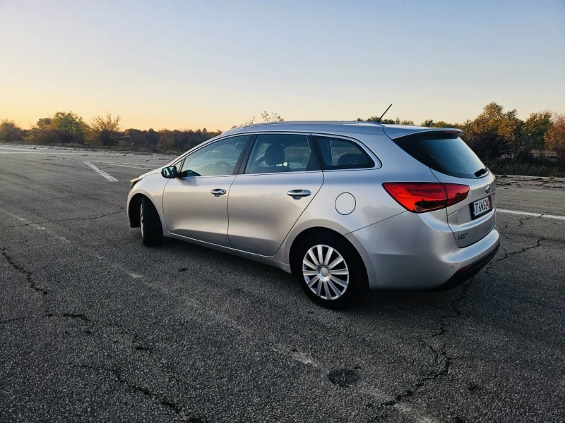 Kia Ceed Kia Ceed 1.6 GDI Trend Автомат  Реални 141 000 , снимка 3 - Автомобили и джипове - 52542874