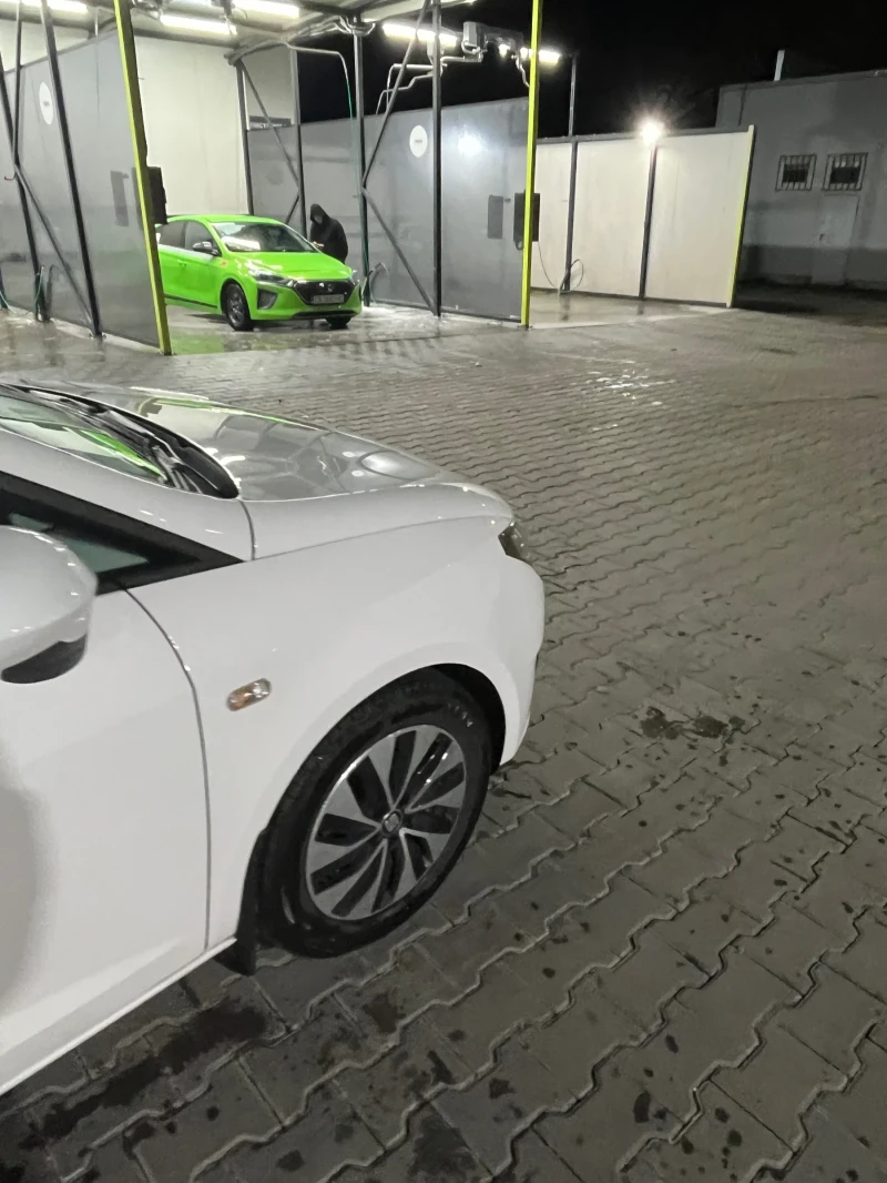 Seat Ibiza, снимка 5 - Автомобили и джипове - 52305365