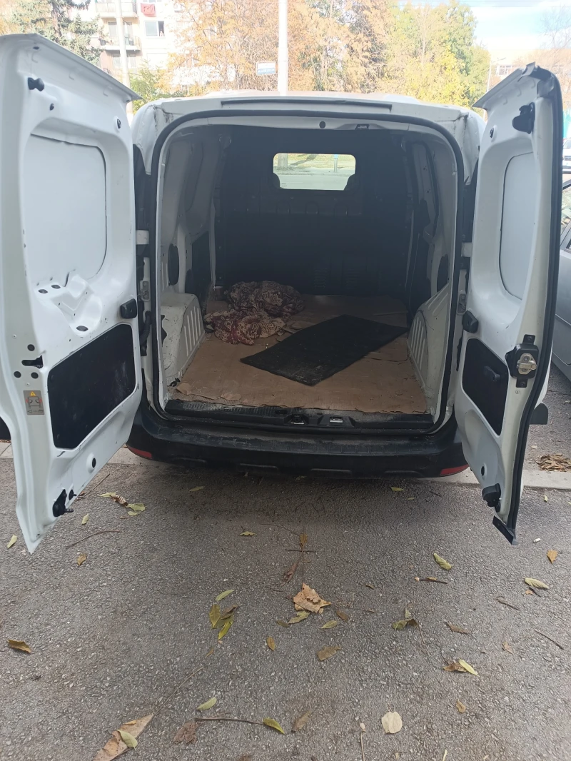 Dacia Dokker фабрична газ, снимка 8 - Автомобили и джипове - 52378021