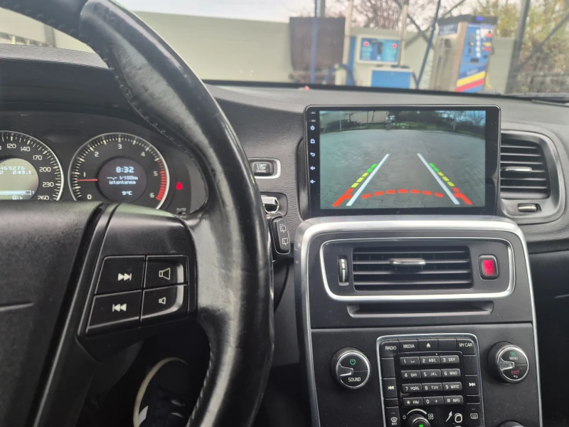 Volvo V60 D3/D4, снимка 13 - Автомобили и джипове - 52505933