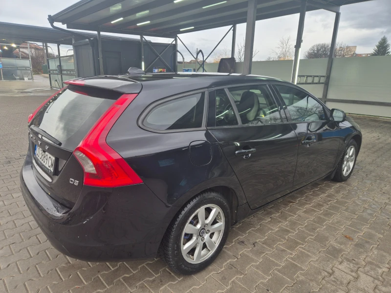 Volvo V60 D3/D4, снимка 6 - Автомобили и джипове - 52505933
