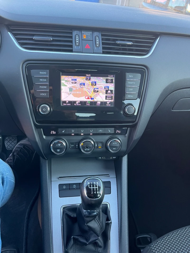 Skoda Octavia 2.0 150кс, снимка 11 - Автомобили и джипове - 52740050