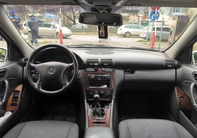 Mercedes-Benz C 220  - изображение 5