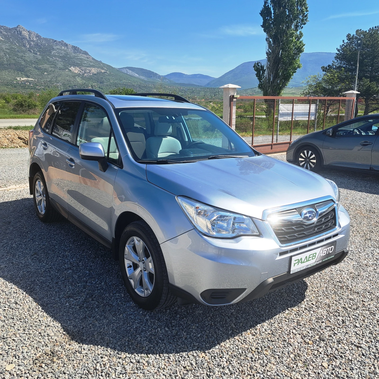 Subaru Forester 2.5 i* 170 к.с* AWD* AUTOMATIC* PANO* CAMERA* ТОP* - изображение 5