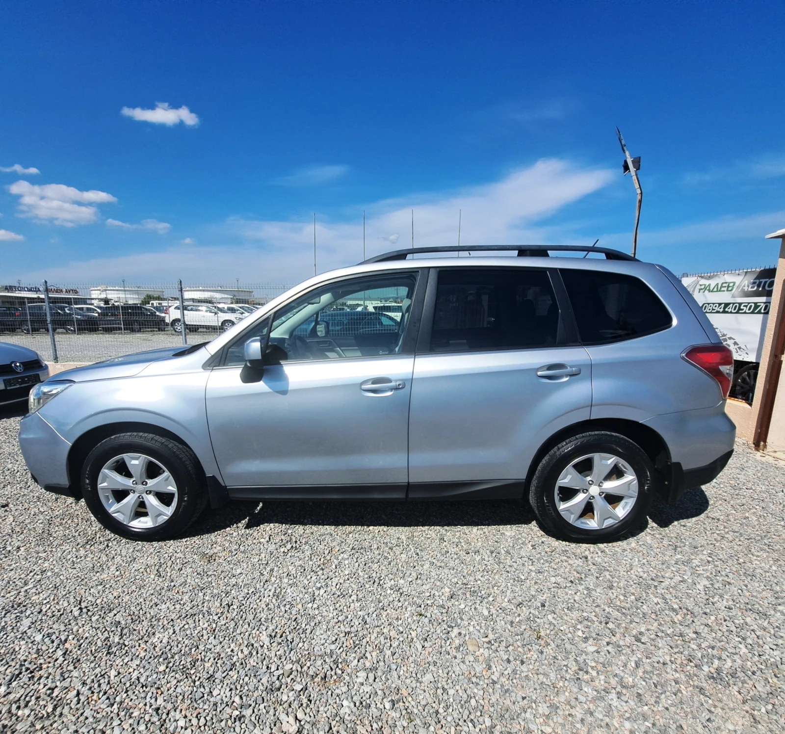 Subaru Forester 2.5 i* 170 к.с* AWD* AUTOMATIC* PANO* CAMERA* ТОP* - изображение 3