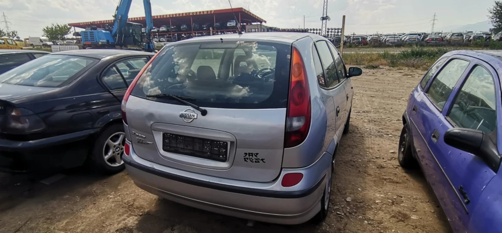 Nissan Almera tino 2.2 - изображение 4
