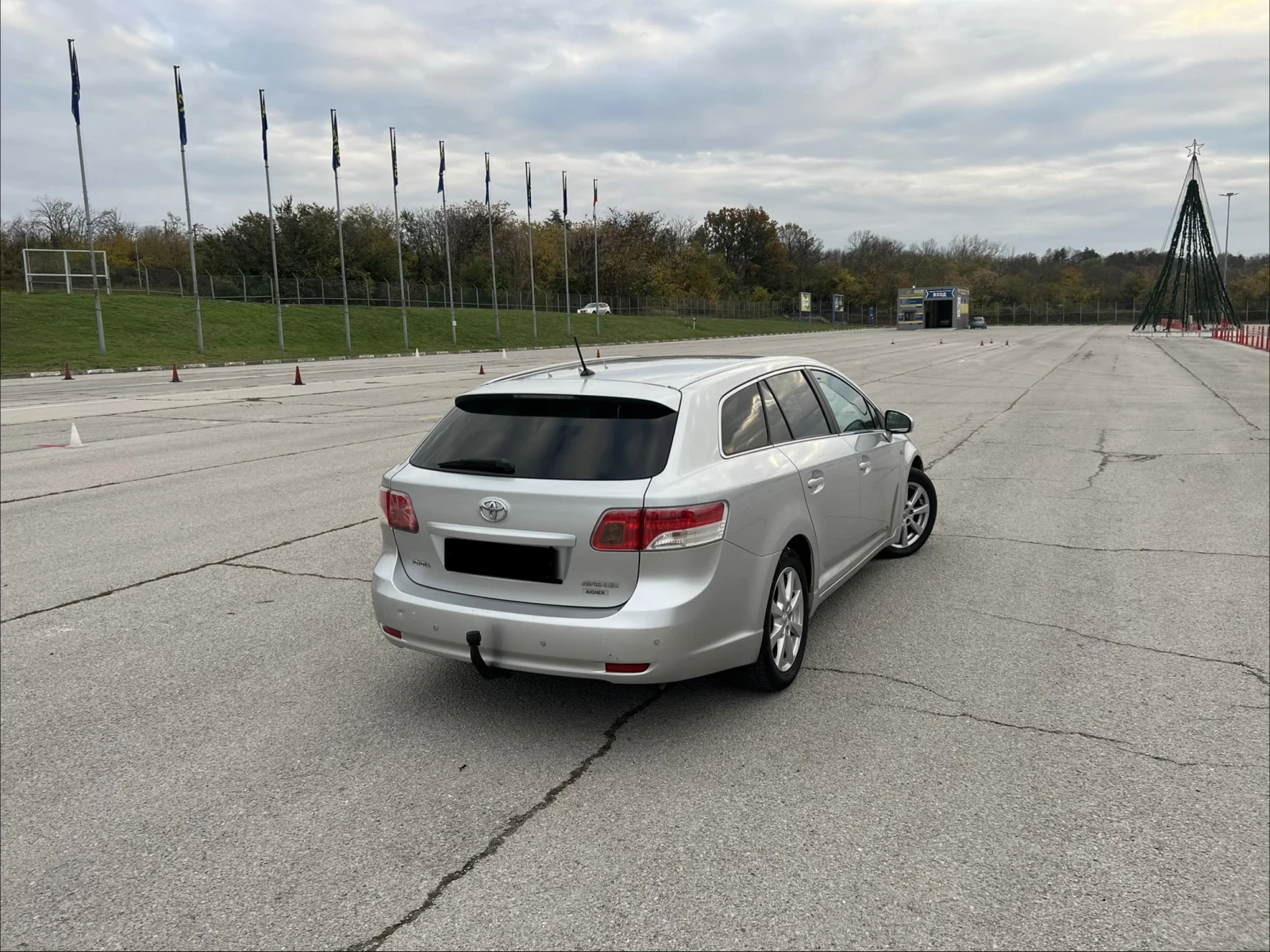 Toyota Avensis 2.2d ! 6-СКОРОСТИ! УНИКАТ! БАРТЕР! - изображение 6