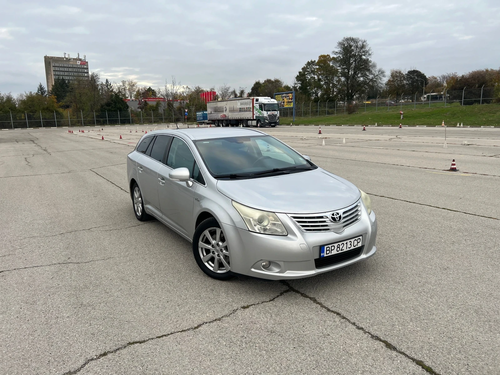 Toyota Avensis 2.2 D-CAT! 6-СКОРОСТИ! УНИКАТ! БАРТЕР! - изображение 3