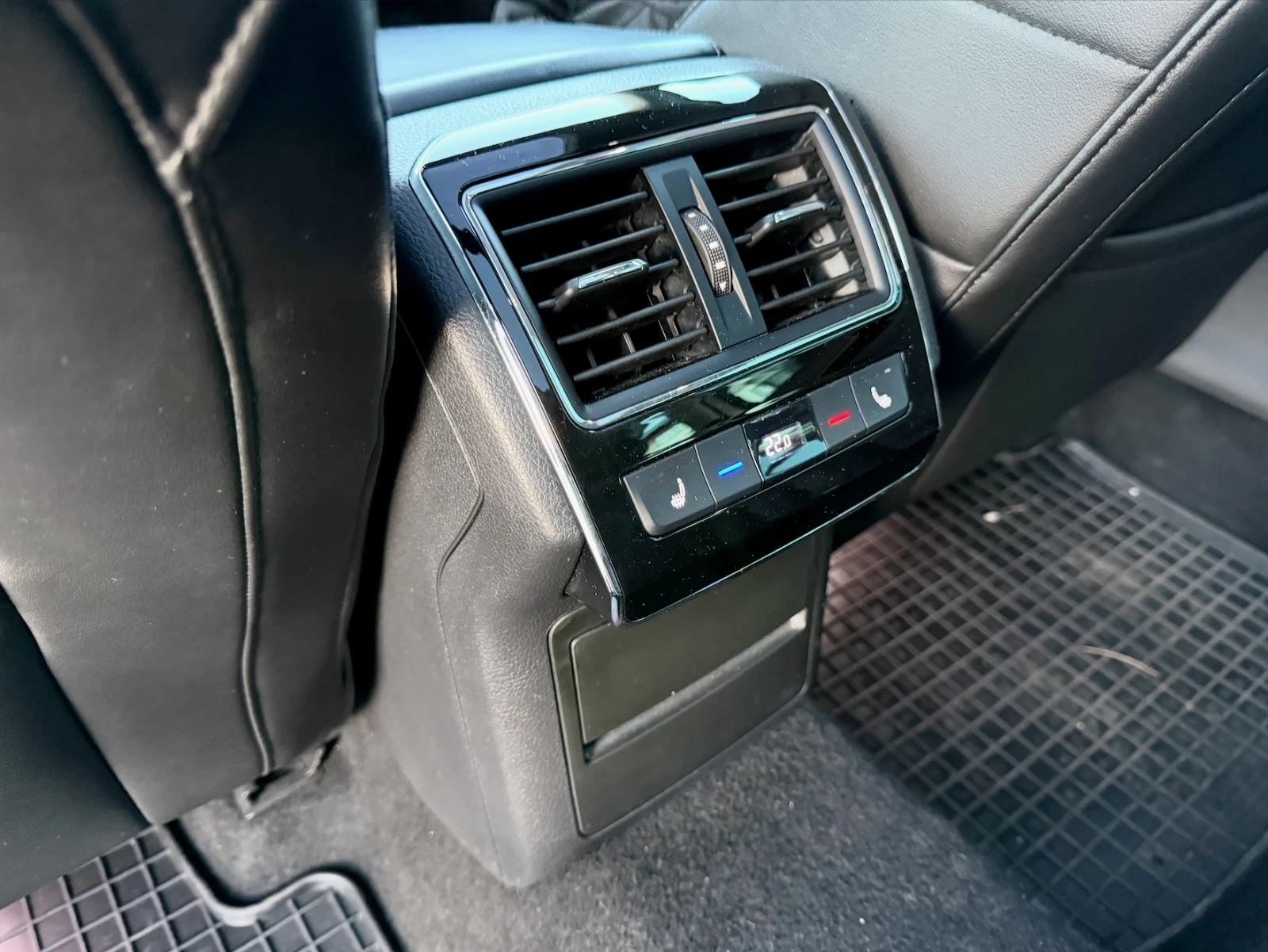 Skoda Superb * 2.0 TDI * 4x4 * L&K Matrix, снимка 9 - Автомобили и джипове - 53818725