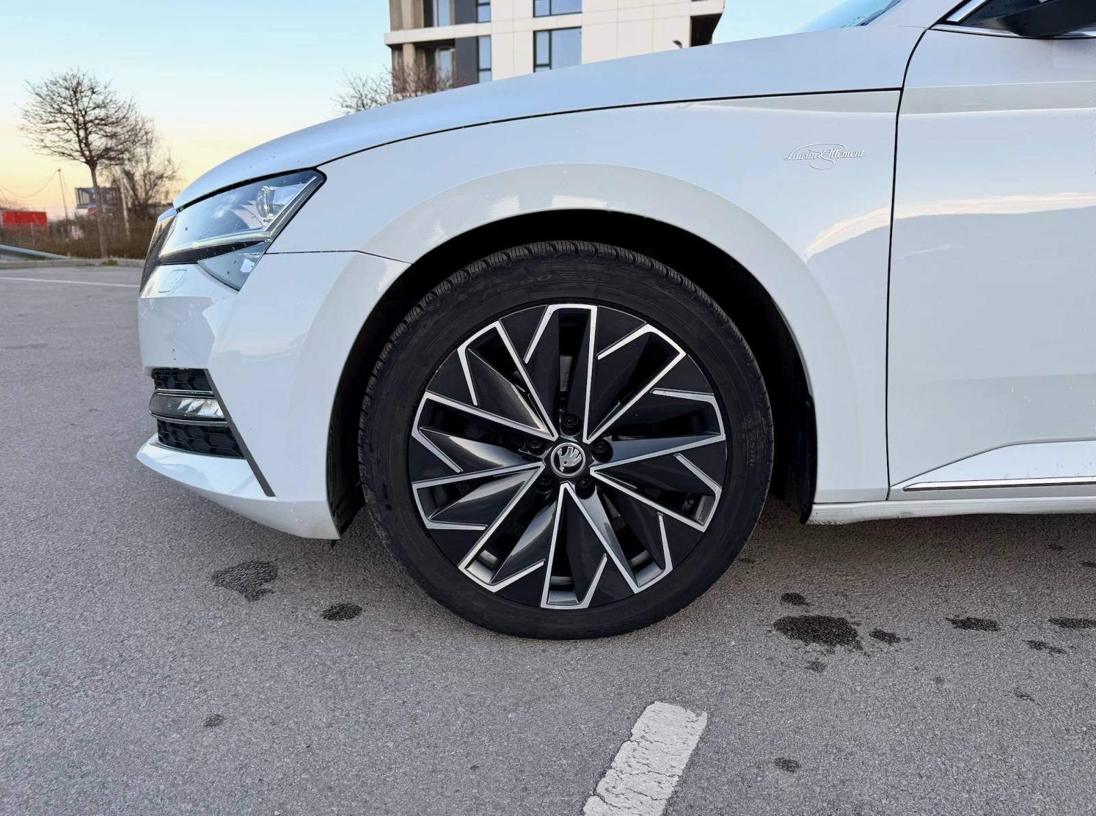 Skoda Superb * 2.0 TDI * 4x4 * L&K Matrix, снимка 15 - Автомобили и джипове - 53818725