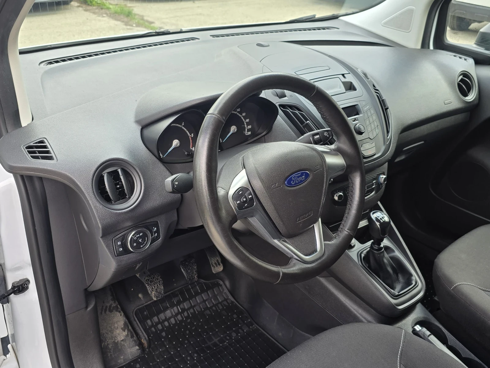 Ford Courier 1.5TDCI 100ks, снимка 11 - Автомобили и джипове - 54284990