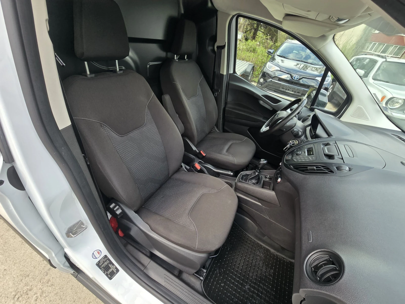 Ford Courier 1.5TDCI 100ks, снимка 12 - Автомобили и джипове - 54284990