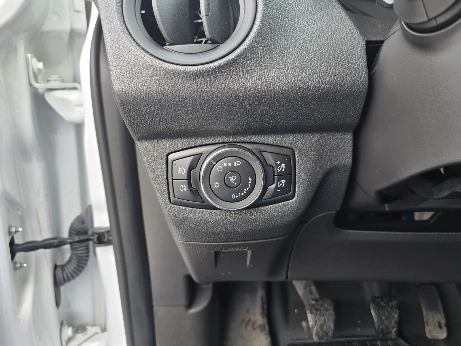 Ford Courier 1.5TDCI 100ks, снимка 9 - Автомобили и джипове - 54284990