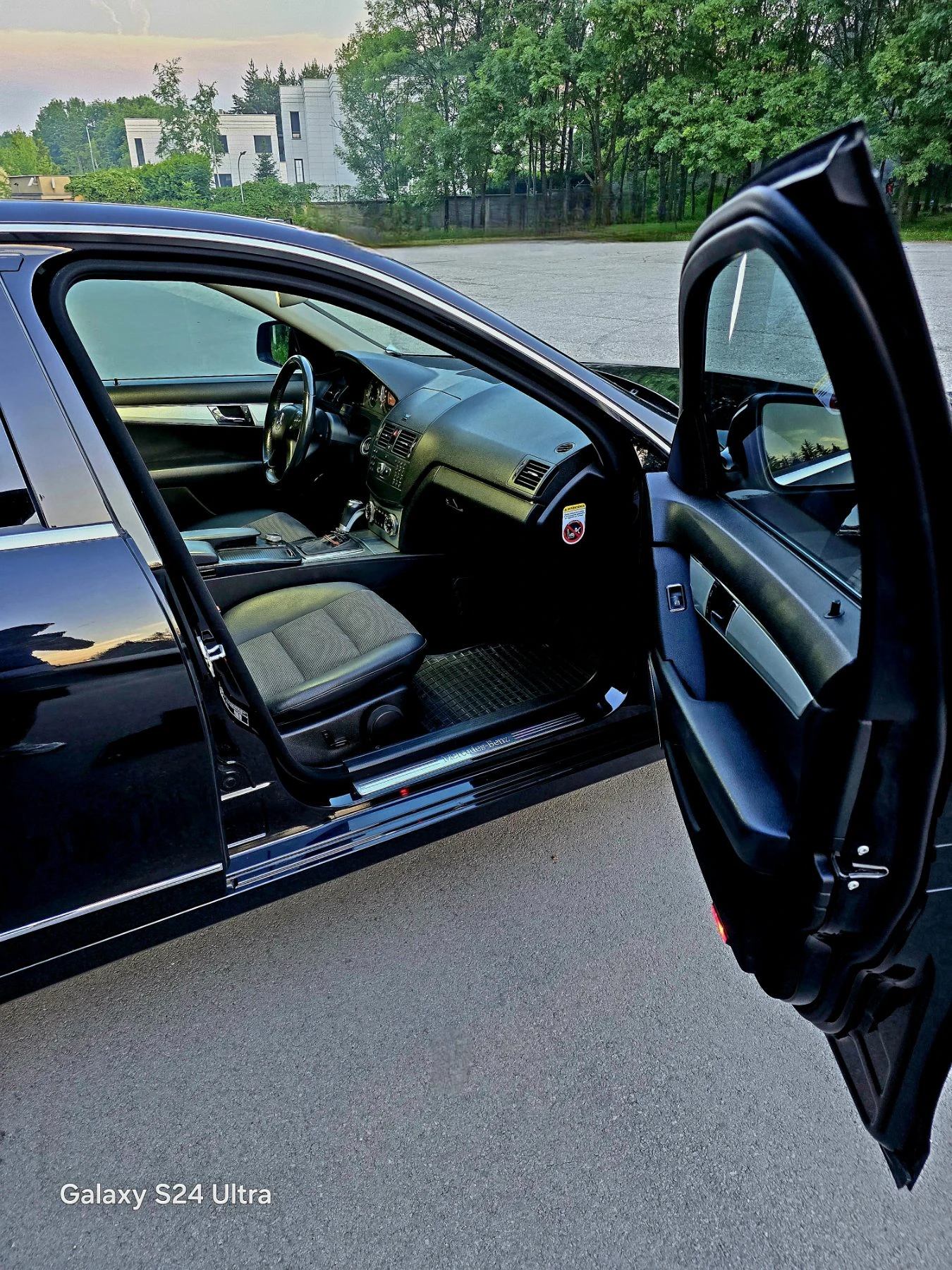Mercedes-Benz C 300 Avantgarde газ-бензин, снимка 10 - Автомобили и джипове - 54674989