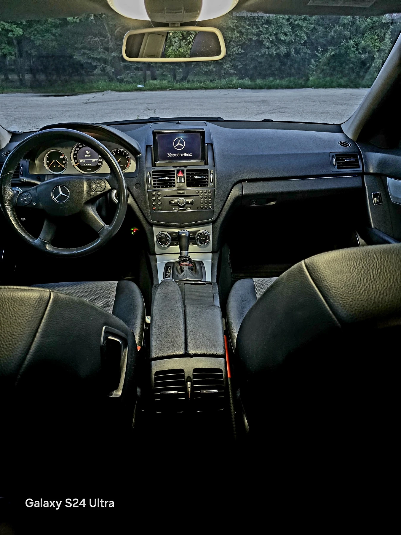 Mercedes-Benz C 300 Avantgarde газ-бензин, снимка 16 - Автомобили и джипове - 54674989