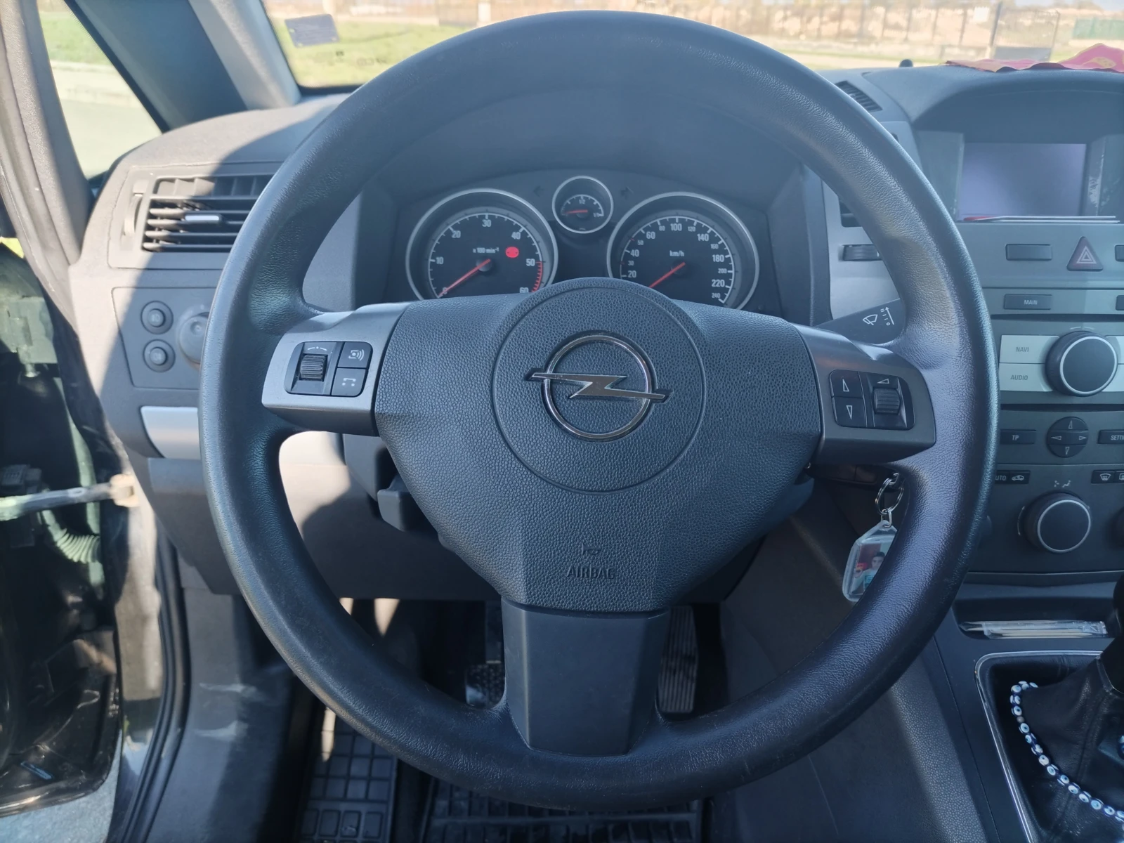 Opel Zafira ВАН, снимка 4 - Автомобили и джипове - 54957140