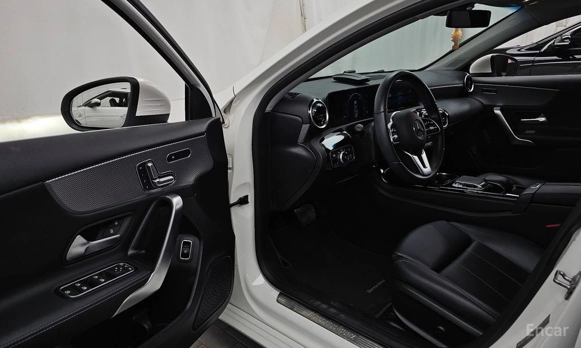 Mercedes-Benz A 220, снимка 10 - Автомобили и джипове - 55145677