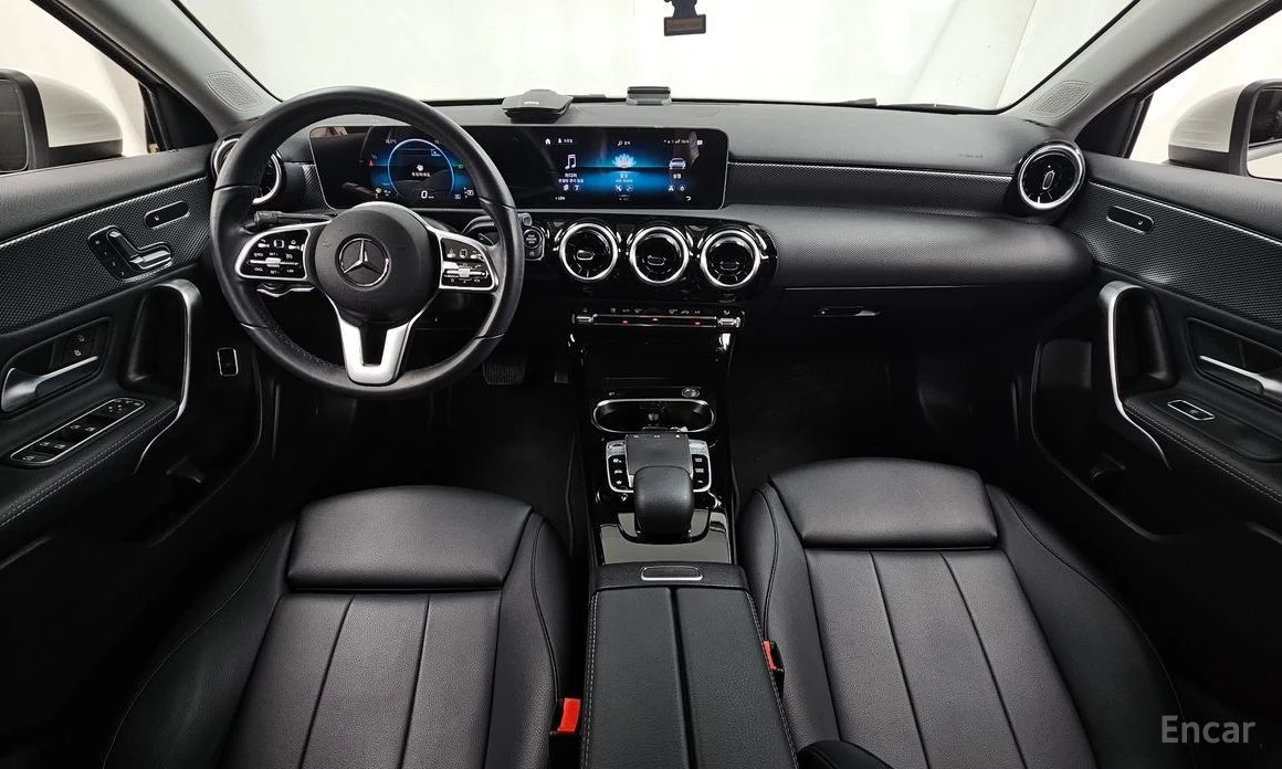 Mercedes-Benz A 220, снимка 7 - Автомобили и джипове - 55145677