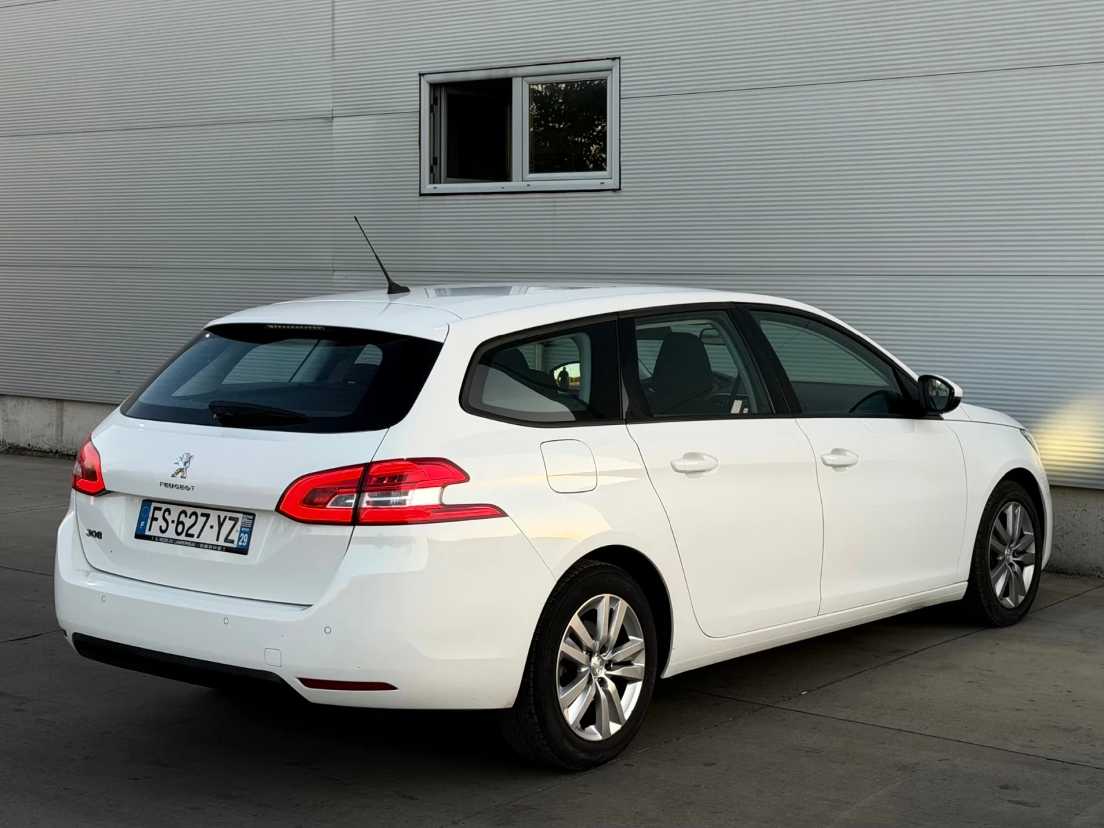 Peugeot 308 1.5 BlueHDI, снимка 5 - Автомобили и джипове - 55772059