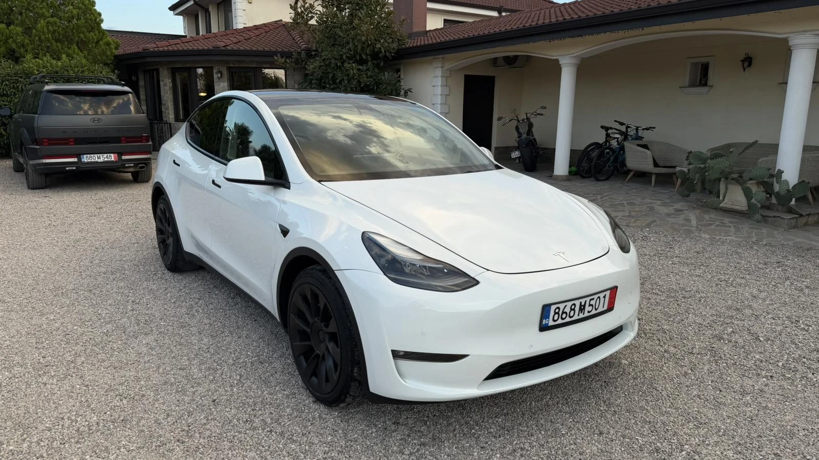 Tesla Model Y DUAL MOTOR LONG RANGE
