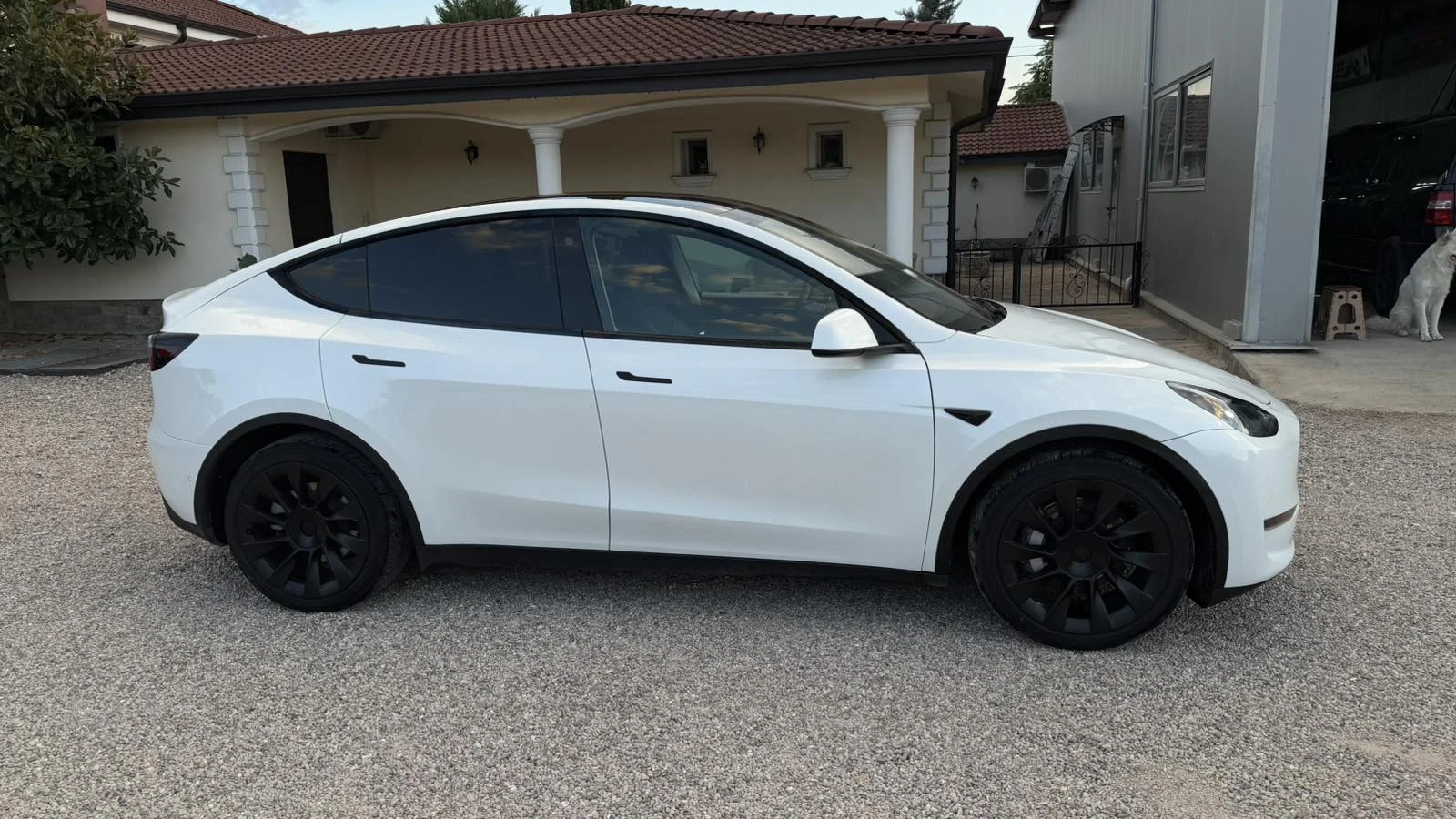 Tesla Model Y DUAL MOTOR LONG RANGE, снимка 2 - Автомобили и джипове - 55943749
