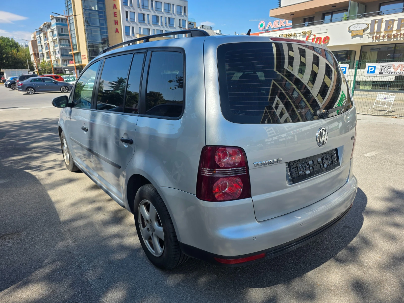 VW Touran 1.9 TDI 90кс. 6 скорости, снимка 4 - Автомобили и джипове - 55950130
