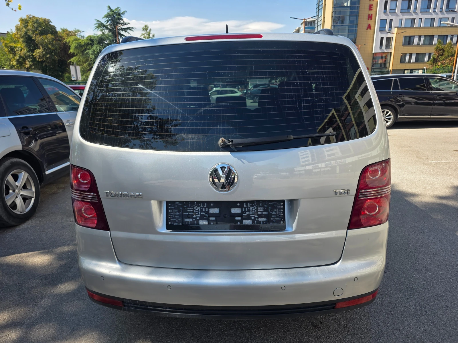 VW Touran 1.9 TDI 90кс. 6 скорости, снимка 8 - Автомобили и джипове - 55950130
