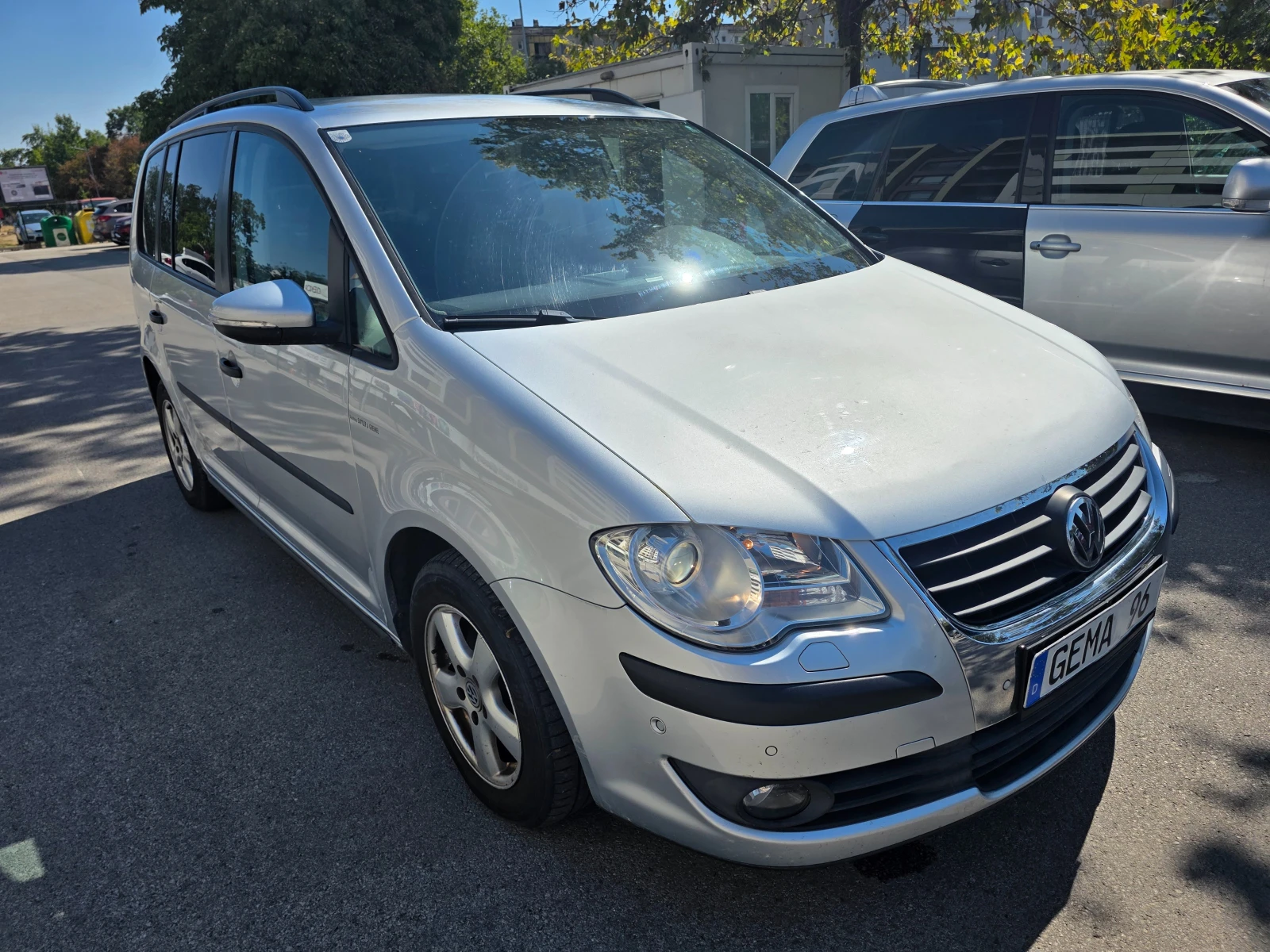 VW Touran 1.9 TDI 90кс. 6 скорости, снимка 5 - Автомобили и джипове - 55950130