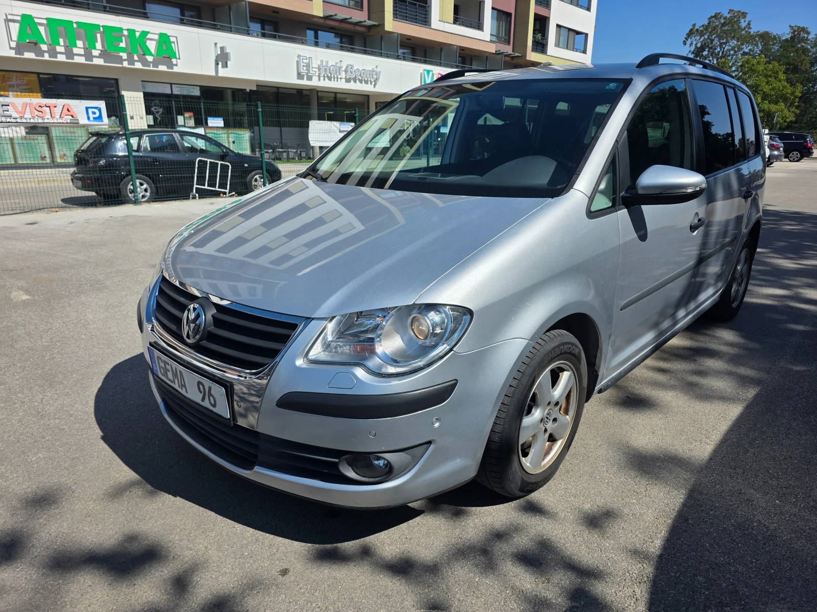 VW Touran 1.9 TDI 90кс. 6 скорости, снимка 2 - Автомобили и джипове - 55950130