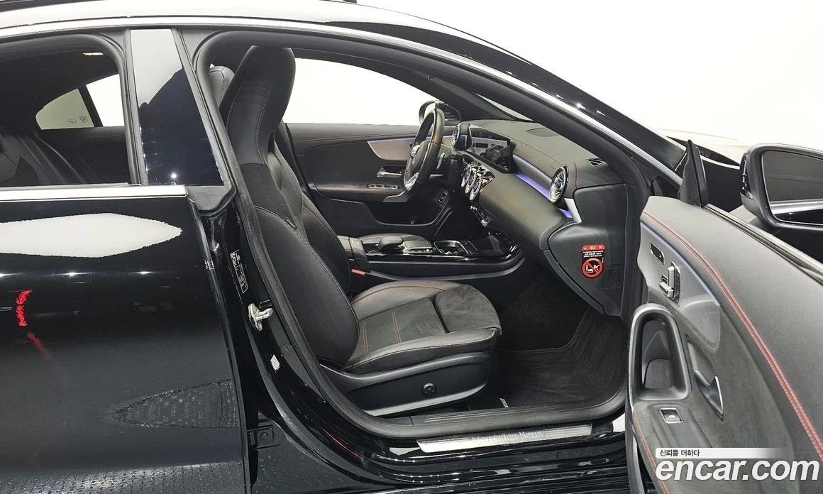 Mercedes-Benz CLA CLA250 4MATIC, снимка 16 - Автомобили и джипове - 56117162
