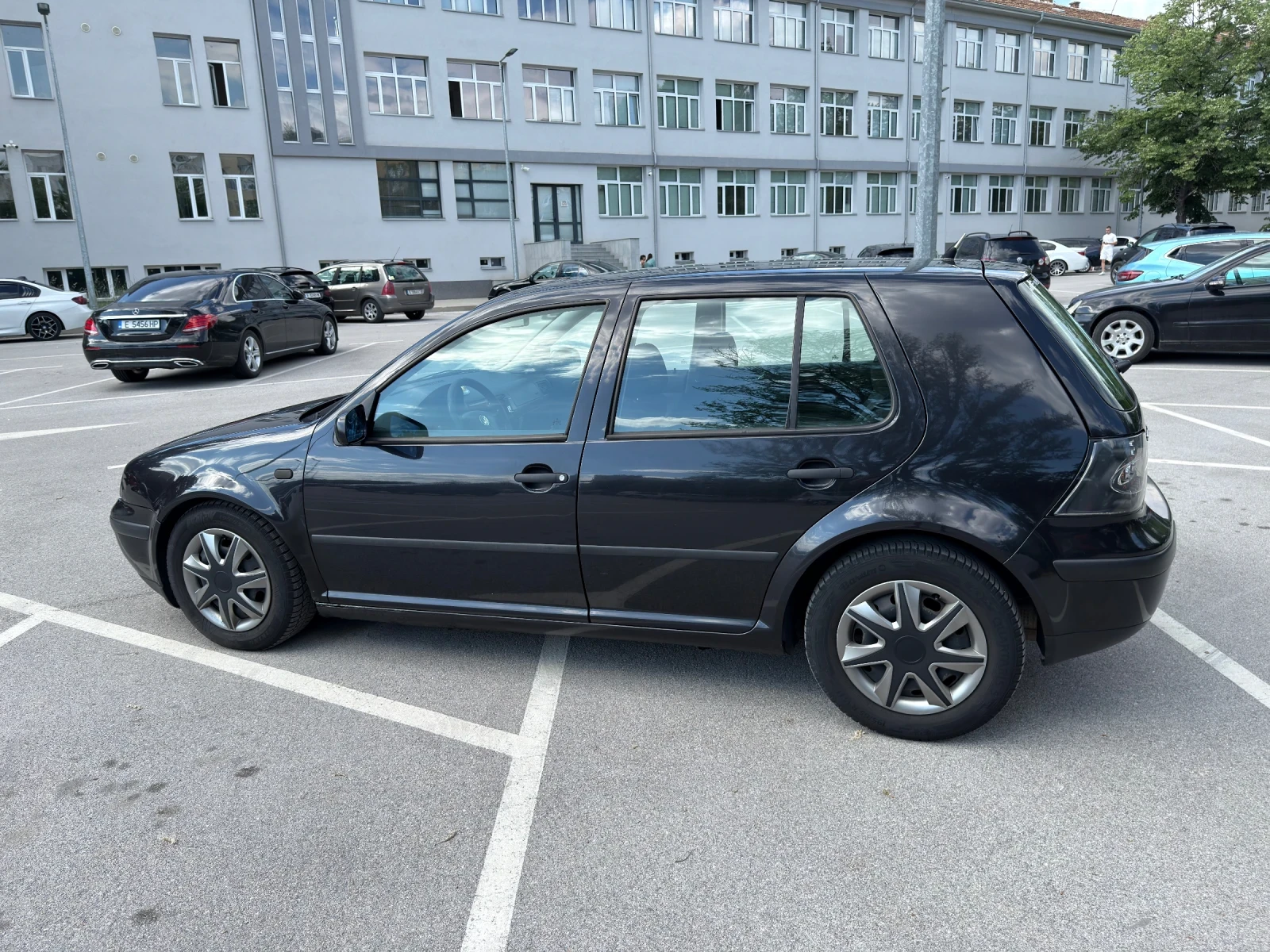 VW Golf GOLF 4 1.4 Бензин , снимка 8 - Автомобили и джипове - 56359107