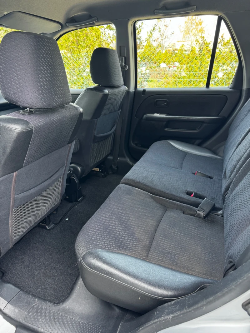 Honda Cr-v 2.0I-VTEC 4x4 Klimatron, снимка 9 - Автомобили и джипове - 49631103