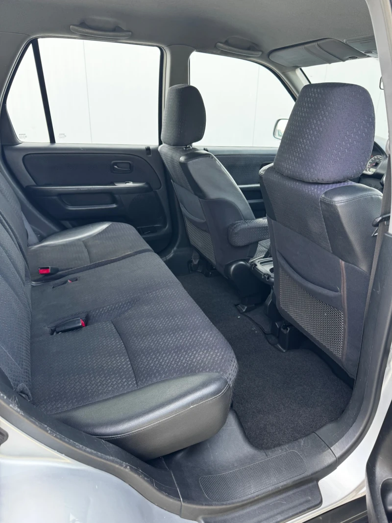 Honda Cr-v 2.0I-VTEC 4x4 Klimatron, снимка 8 - Автомобили и джипове - 49631103