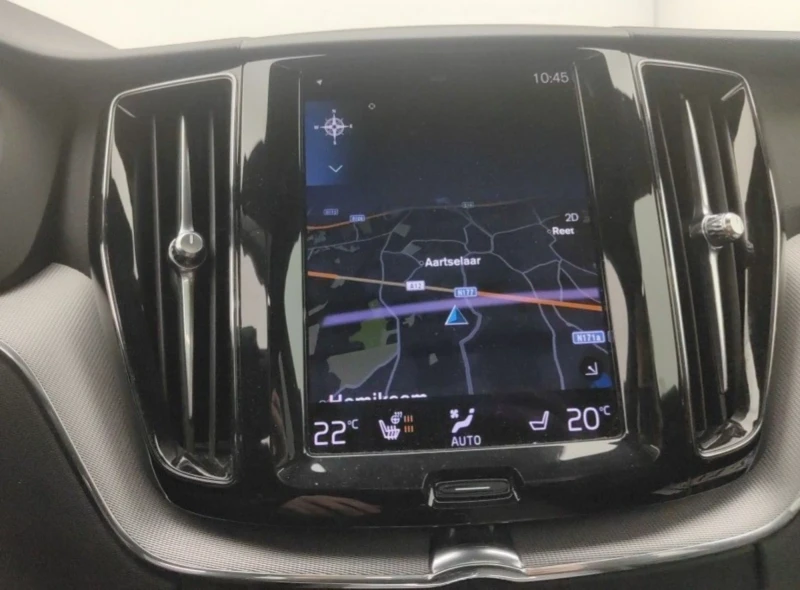 Volvo XC60 B4D  R- DESIGN.360 KAMERA.PANO.Mild Hybrid, снимка 10 - Автомобили и джипове - 52889860