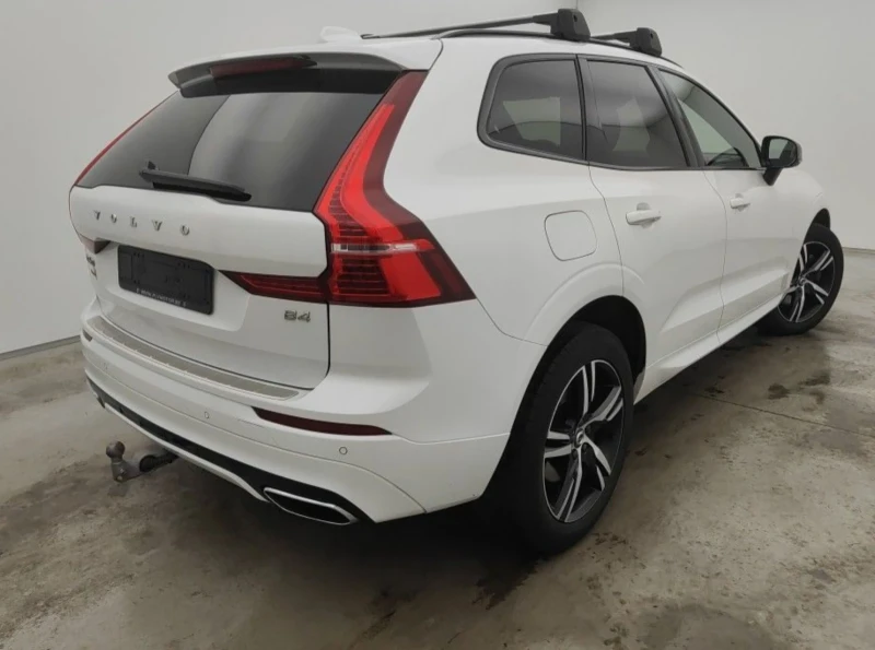 Volvo XC60 B4D  R- DESIGN.360 KAMERA.PANO.Mild Hybrid, снимка 2 - Автомобили и джипове - 52889860