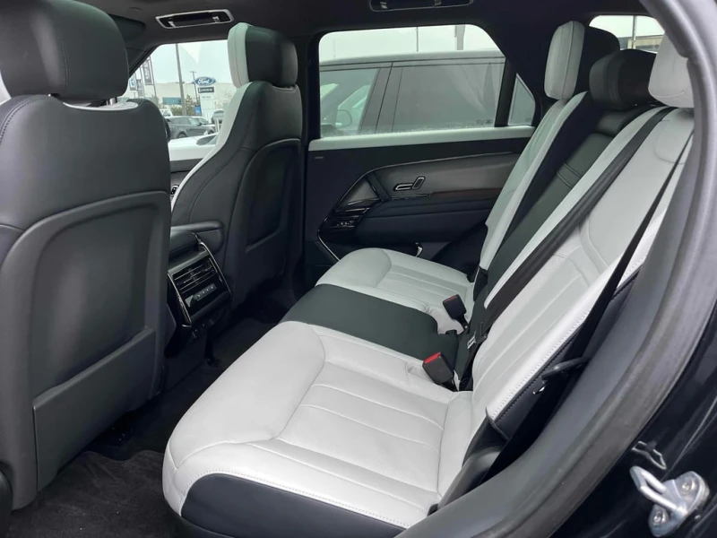 Land Rover Range Rover Sport 2023 Dynamic SE * CARFAX * БЕЗ ПЪРВОНАЧАЛНА ВНОСКА, снимка 11 - Автомобили и джипове - 53013774