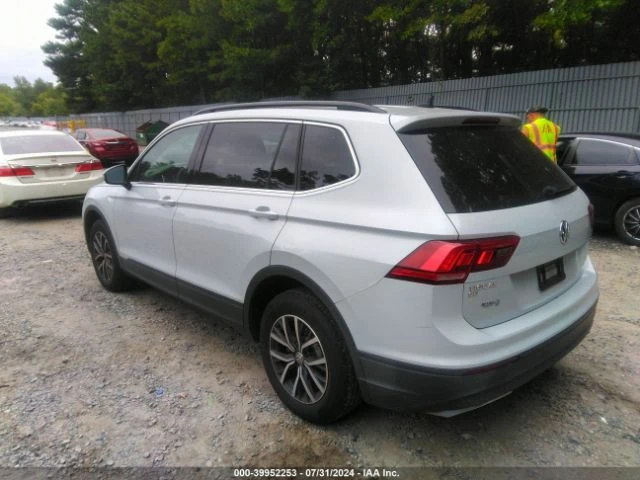 VW Tiguan 2.0T SE 4MOTION, снимка 5 - Автомобили и джипове - 47183951