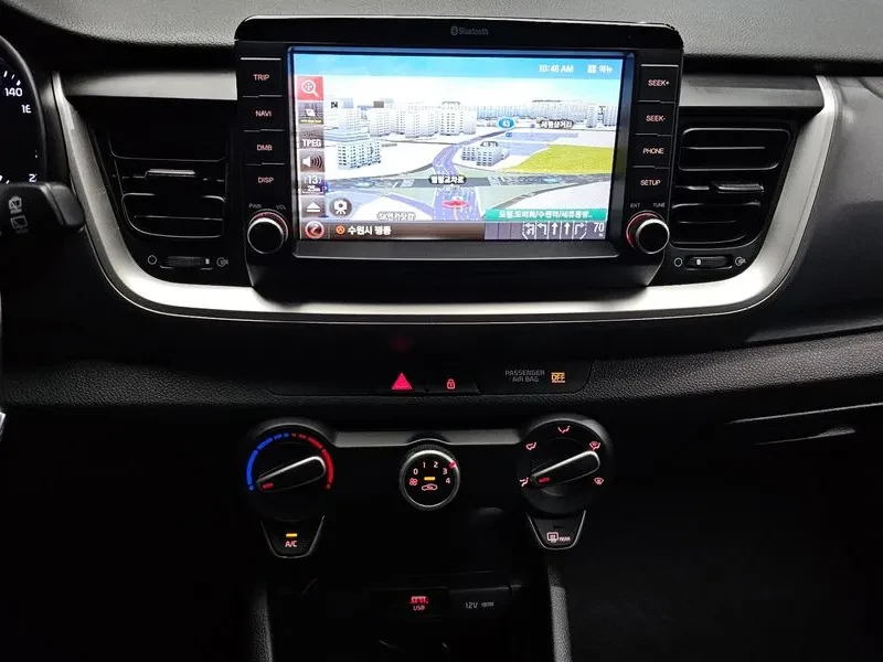 Kia Stonic 1.6 Deluxe, снимка 13 - Автомобили и джипове - 56118243