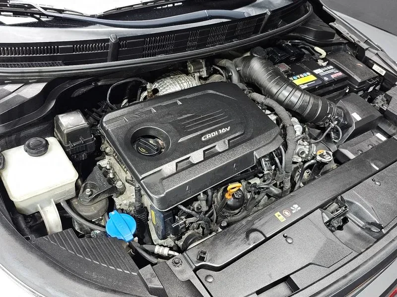 Kia Stonic 1.6 Deluxe, снимка 6 - Автомобили и джипове - 56118243