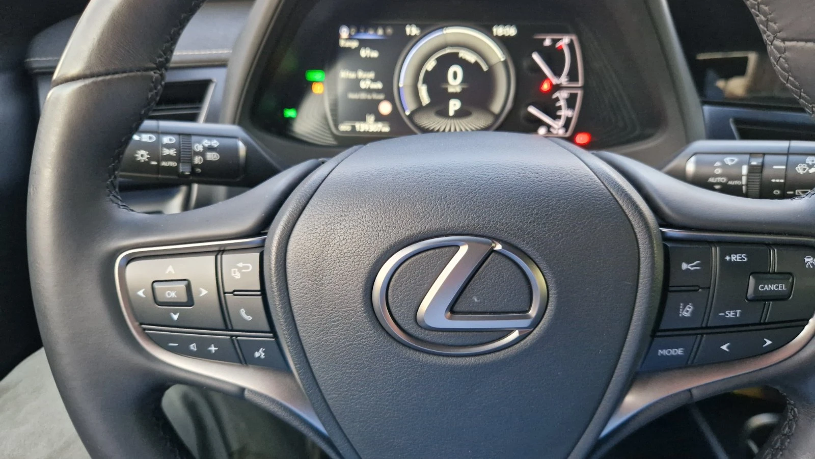 Lexus UX 250h 2.0 Hybrid, Face Lift, �������� | Mobile.bg � ����������� 13