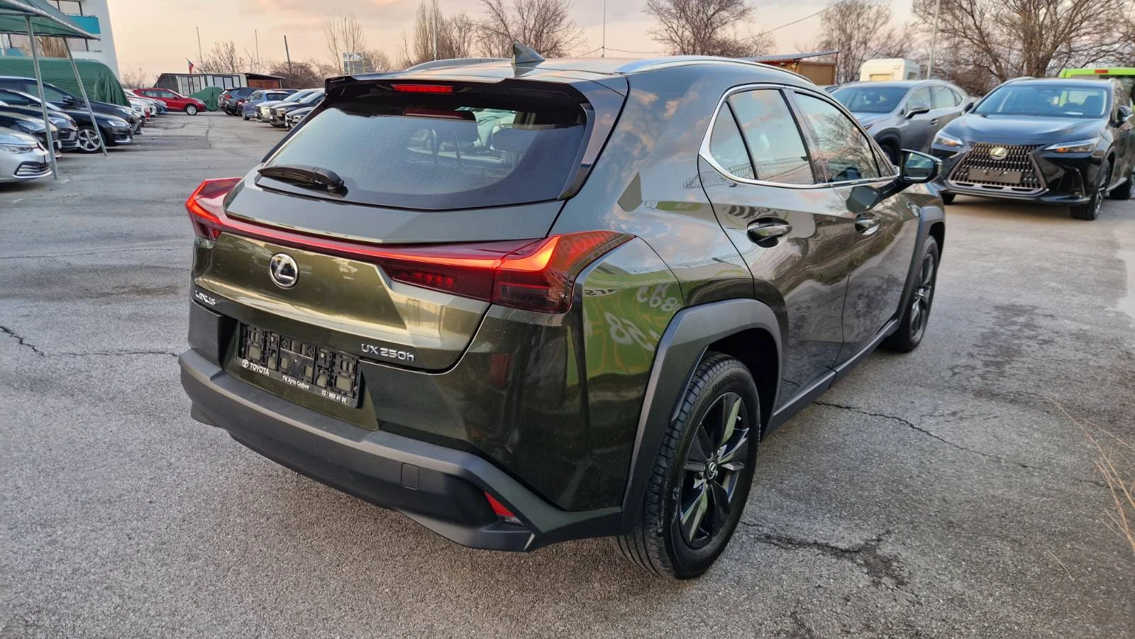 Lexus UX 250h 2.0 Hybrid, Face Lift, �������� | Mobile.bg � ����������� 6