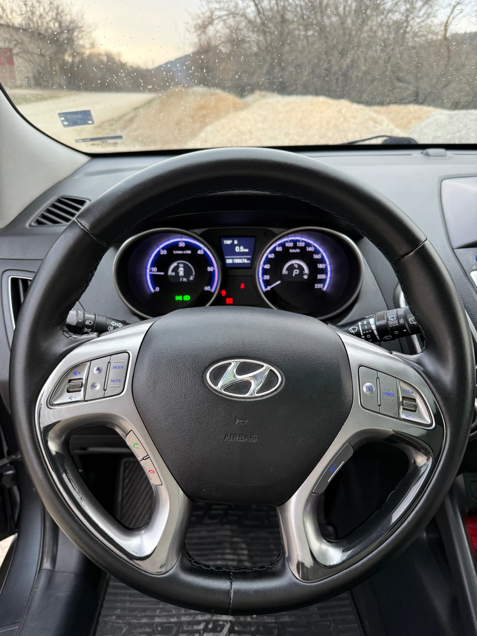 Hyundai IX35, снимка 16 - Автомобили и джипове - 53953566