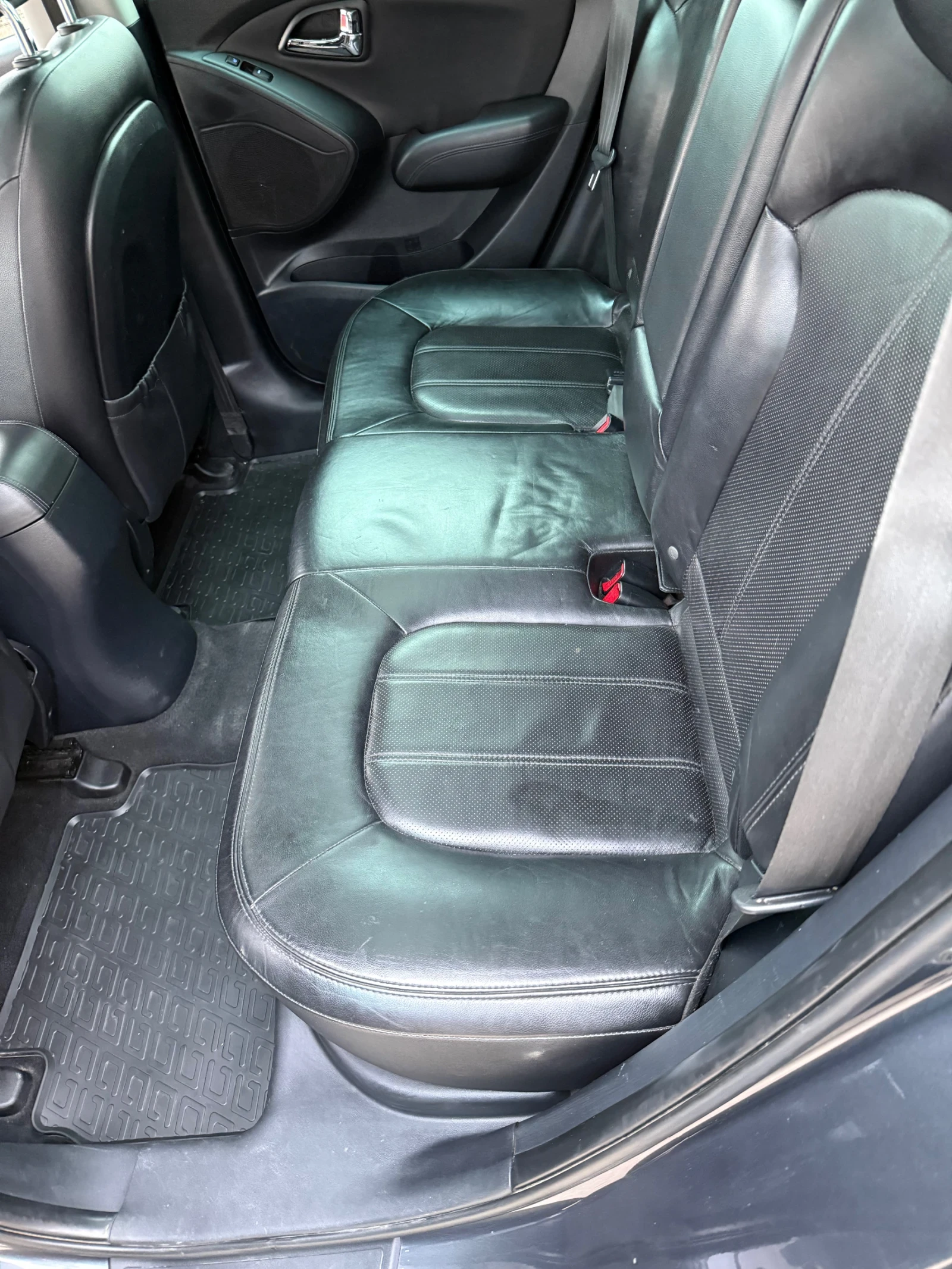 Hyundai IX35, снимка 13 - Автомобили и джипове - 53953566