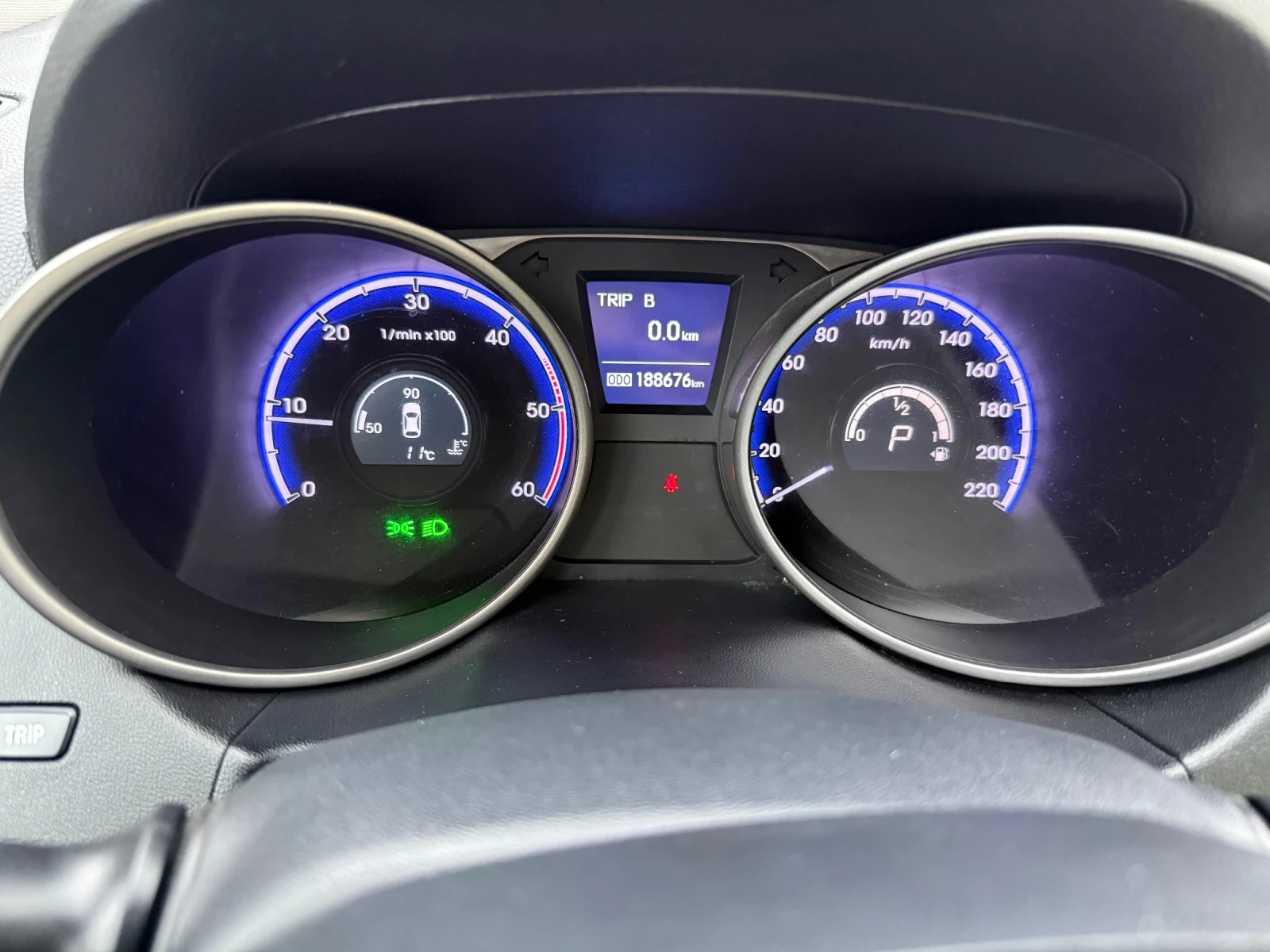 Hyundai IX35, снимка 8 - Автомобили и джипове - 53953566