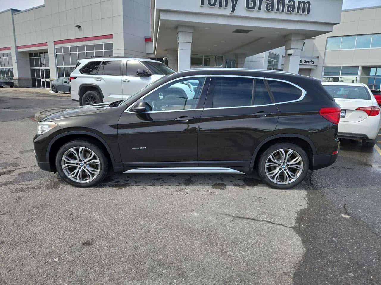 BMW X1 * xDrive28i * ПРЕДСТАВИТЕЛСТВО * ПОДГРЕВ * КАМЕРА, снимка 2 - Автомобили и джипове - 53953242