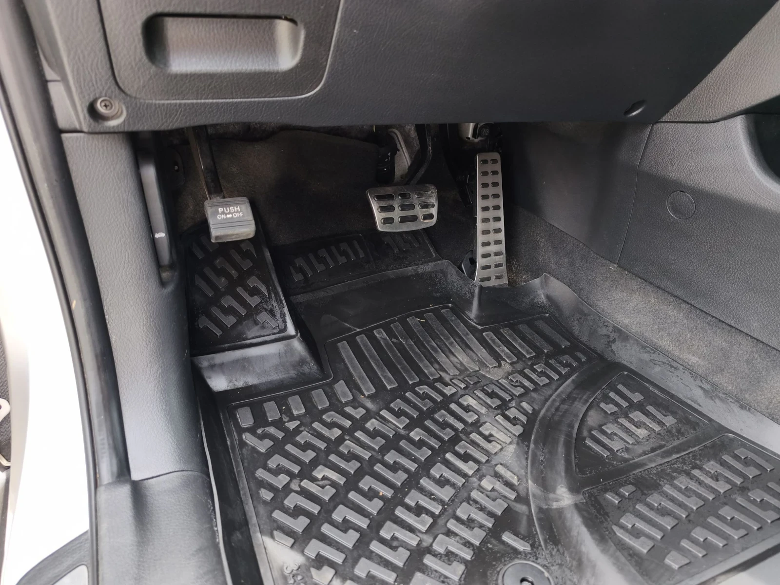 Kia Sorento 2.2 CRDI, снимка 15 - Автомобили и джипове - 54517724