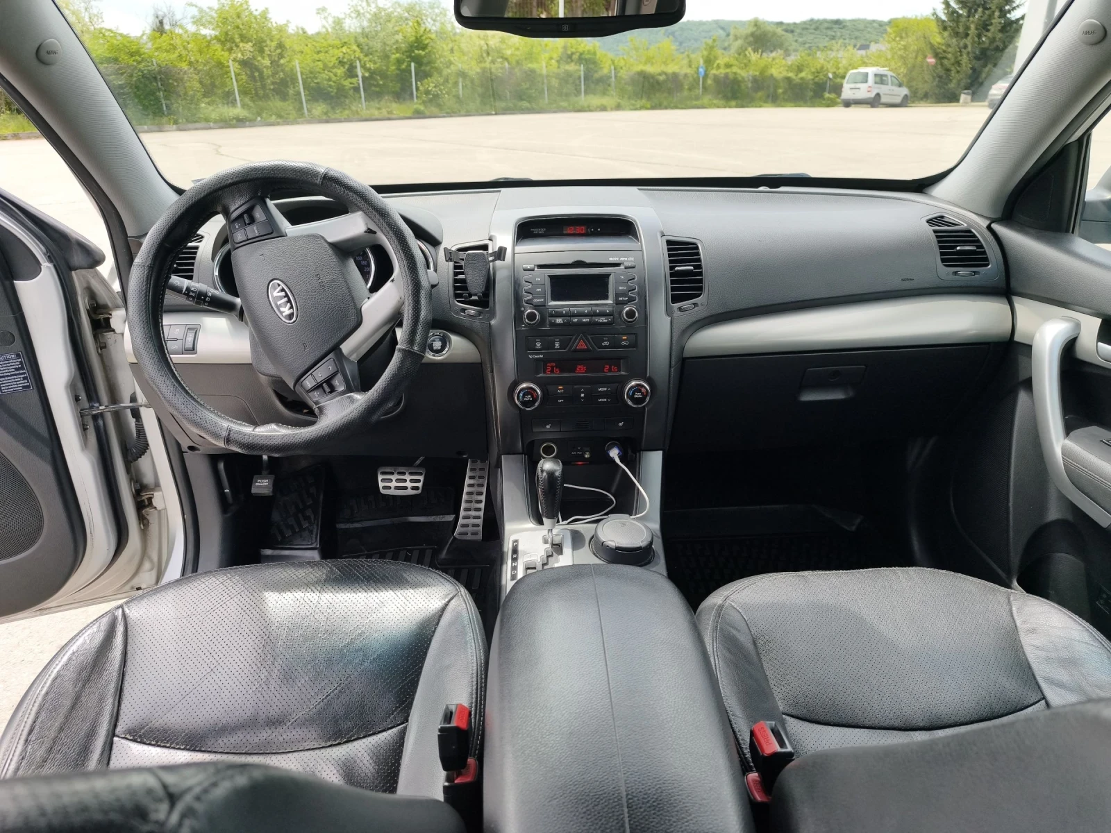 Kia Sorento 2.2 CRDI, снимка 13 - Автомобили и джипове - 54517724