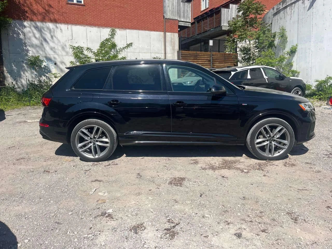 Audi Q7  3.0T Progressiv | 360 | PANO | S-LINE , снимка 3 - Автомобили и джипове - 54835361