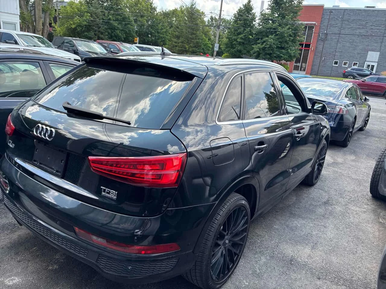 Audi Q3  Technik / LED / BOSE / ШИБИДАХ / АВТОКРЕДИТ , снимка 3 - Автомобили и джипове - 55500561